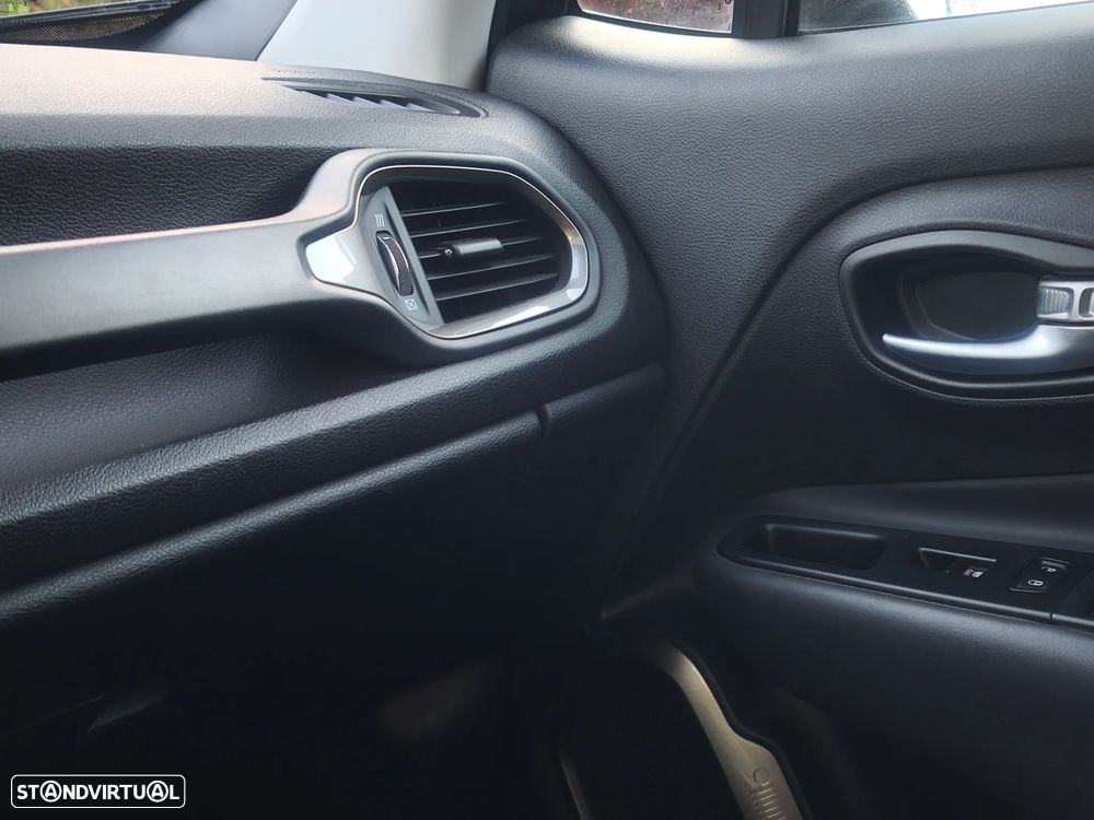 Jeep Renegade 1.3 T-GDI Auto Limited - 13