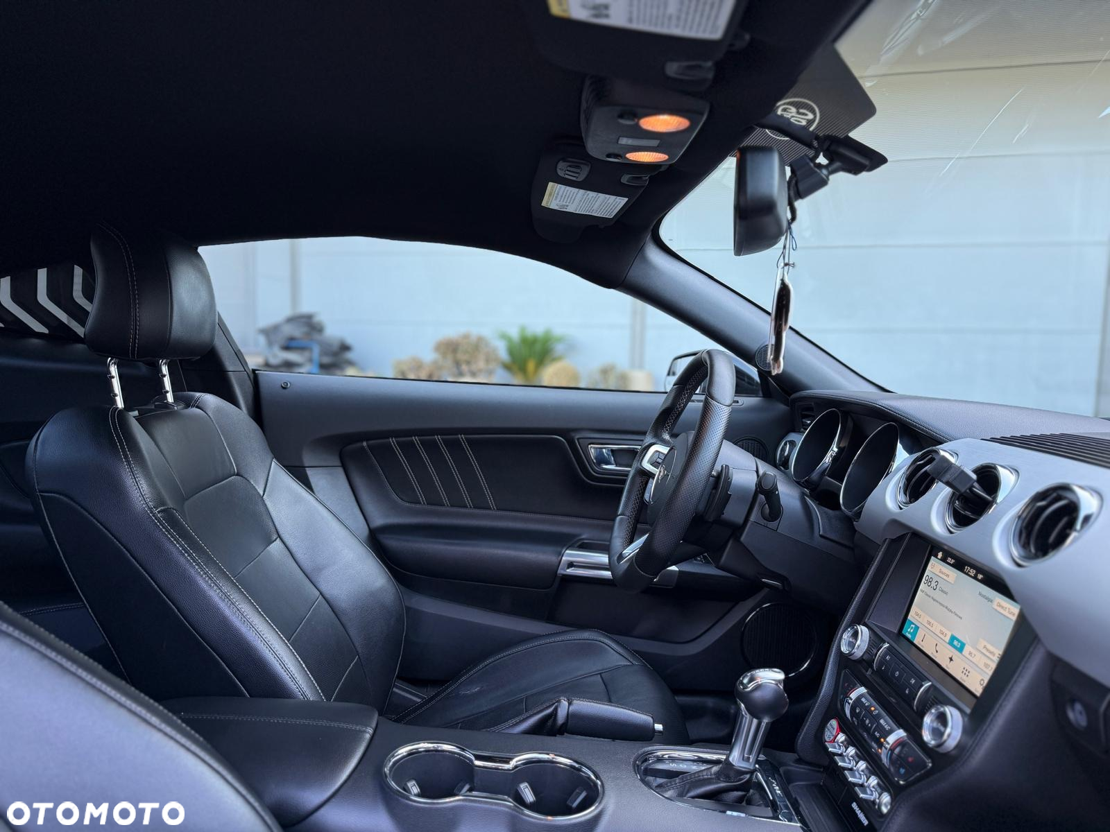 Ford Mustang 5.0 V8 GT - 12