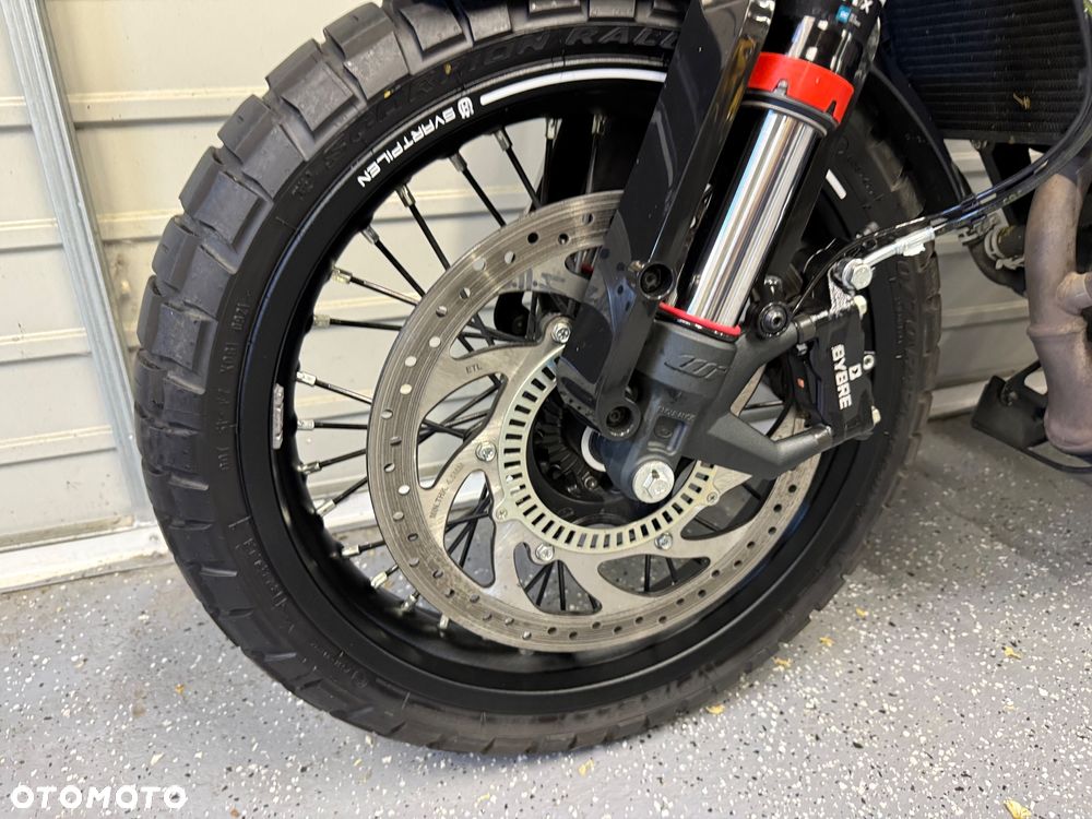 Husqvarna Svartpilen - 15