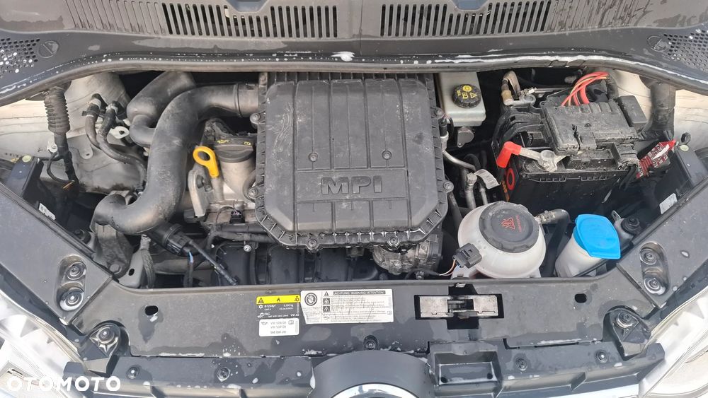 Volkswagen up! 1.0 high - 12