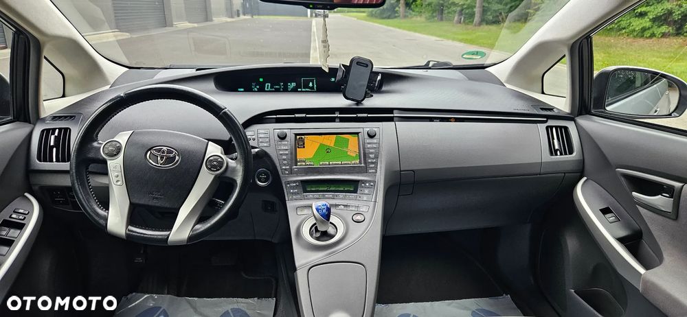 Toyota Prius (Hybrid) Executive - 20