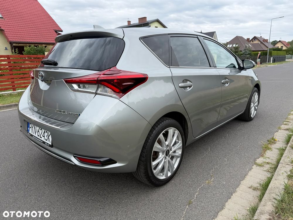 Toyota Auris 1.8 HSD Prestige NAVI - 2