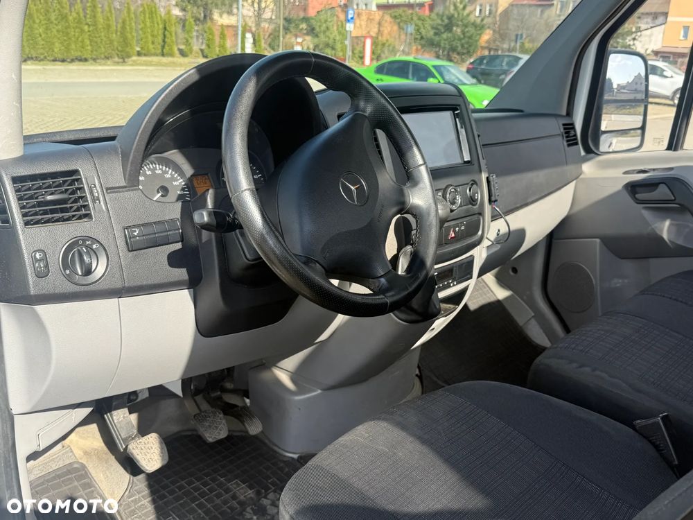 Mercedes-Benz Sprinter - 9