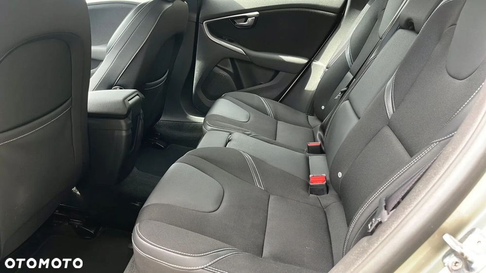 Volvo V40 D3 Drive-E Momentum - 27