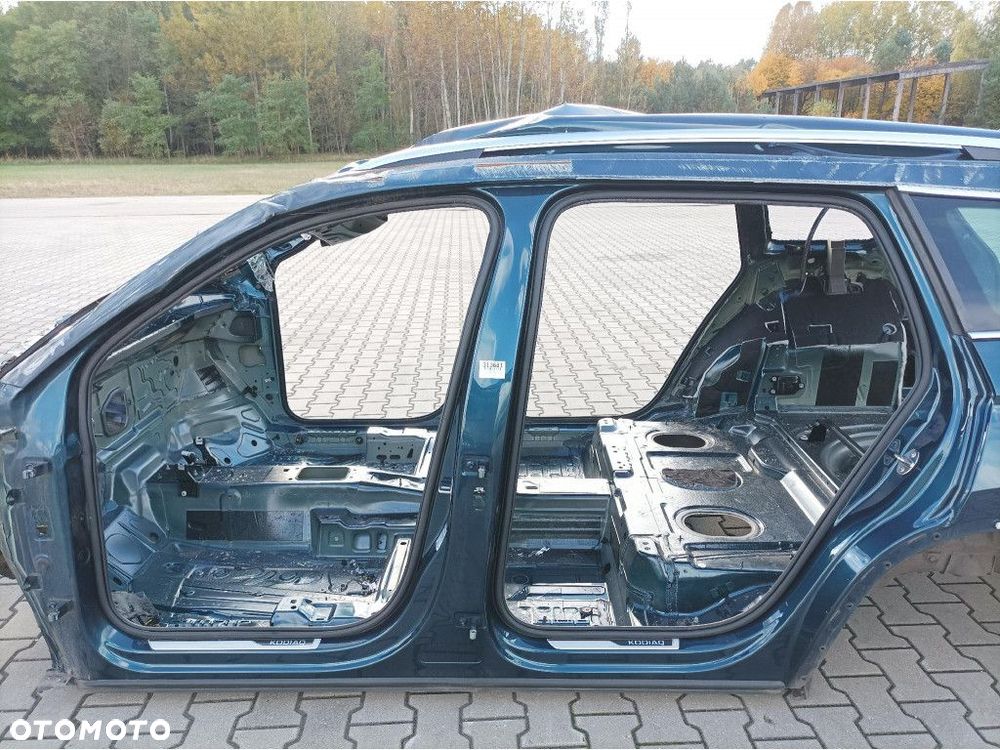 SKODA KODIAQ PRÓG SŁUPEK LEWY DŁUGI POD RYGIEL  LW5Q - 1