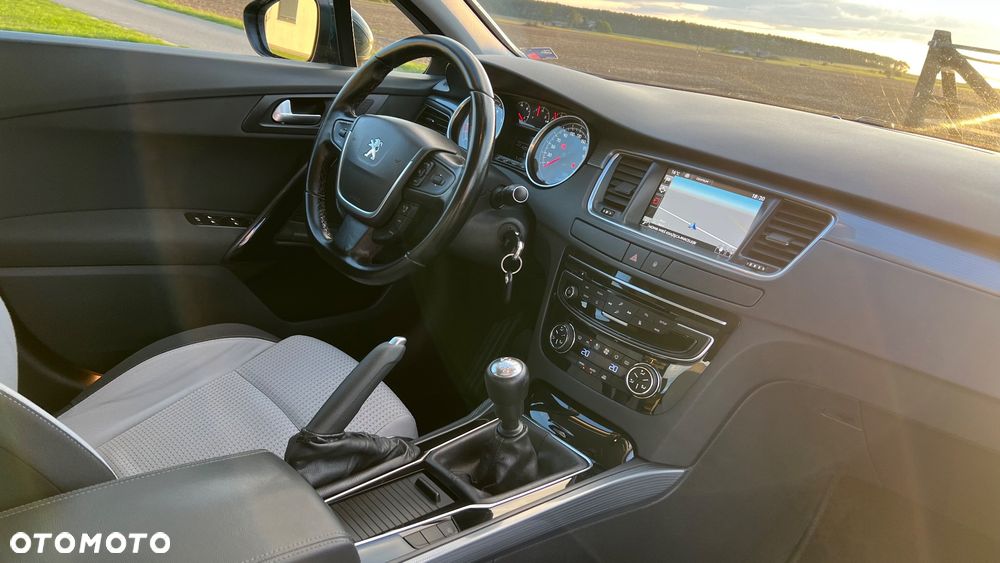 Peugeot 508 1.6 e-THP Allure S&S - 29