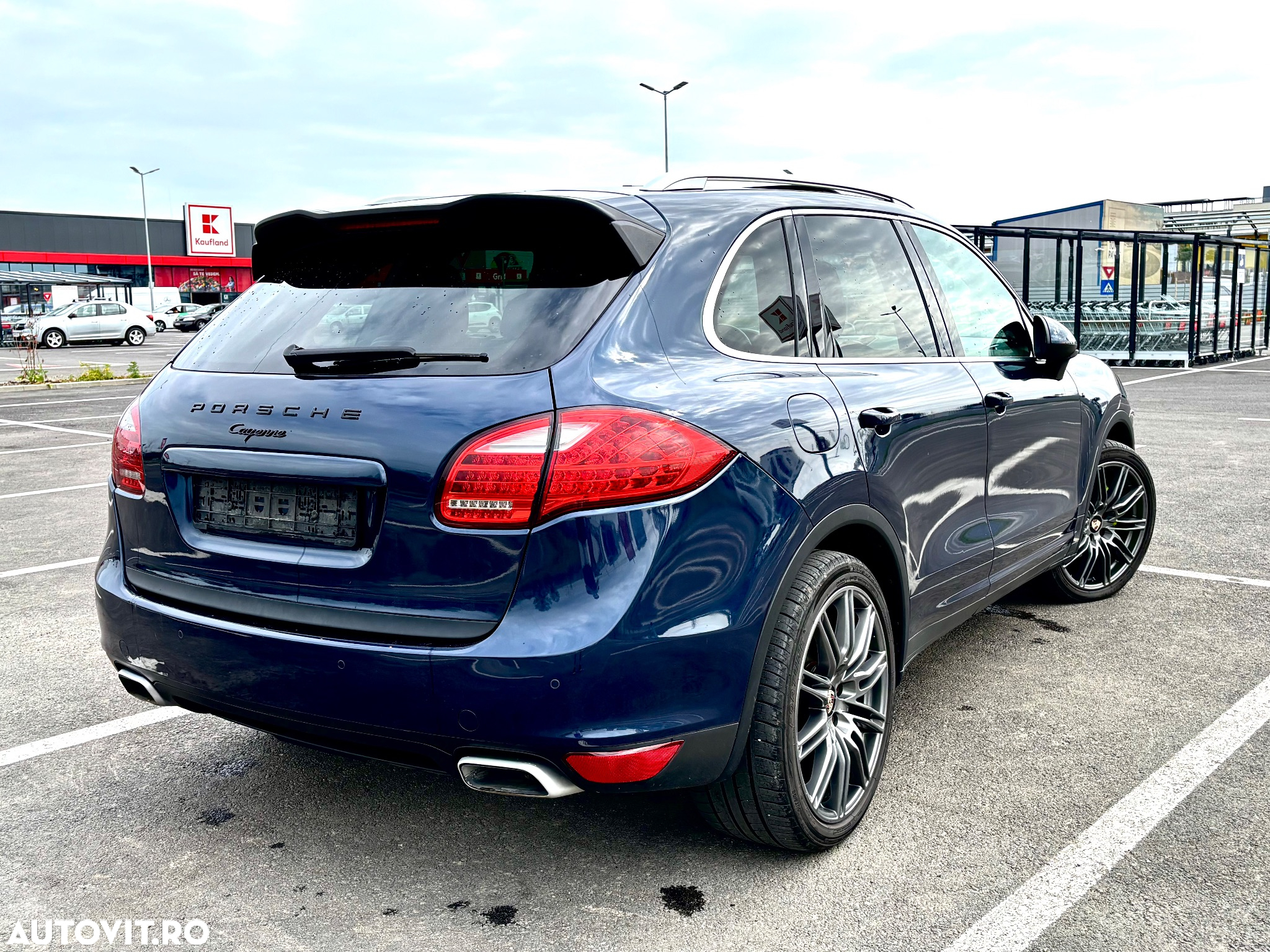 Porsche Cayenne 3.0 L V6 - 5