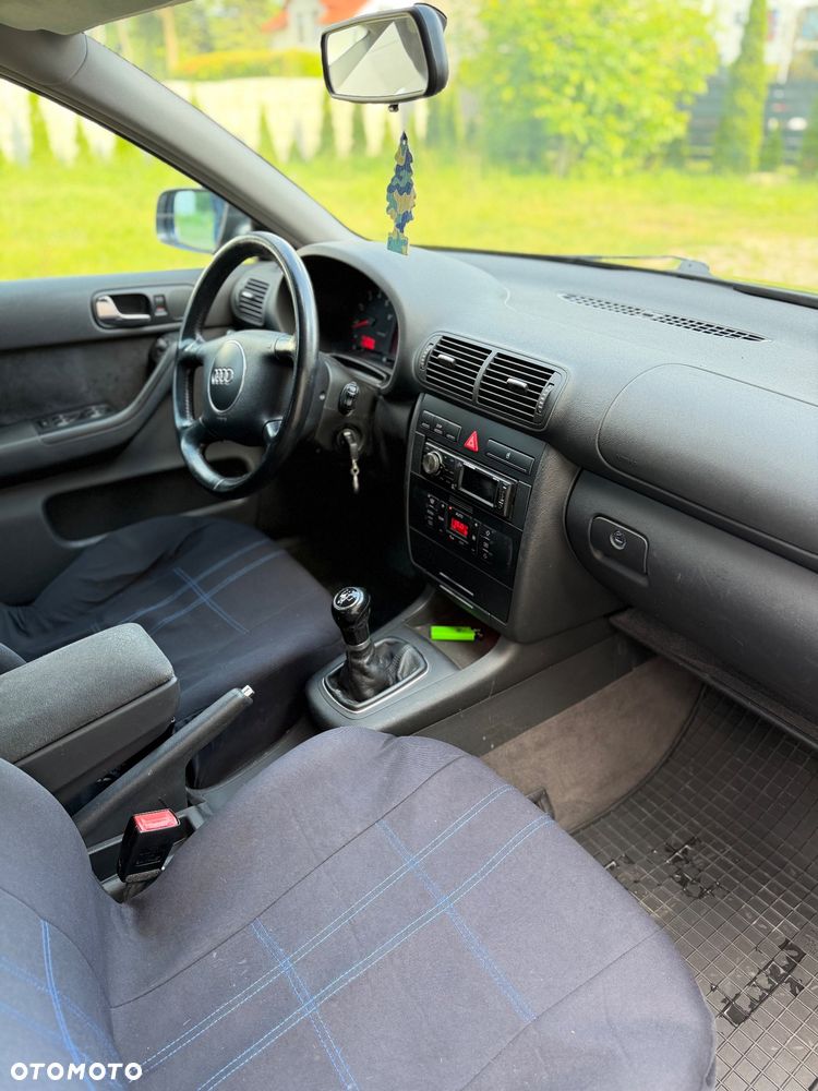 Audi A3 Sportback 1.8 Attraction - 10
