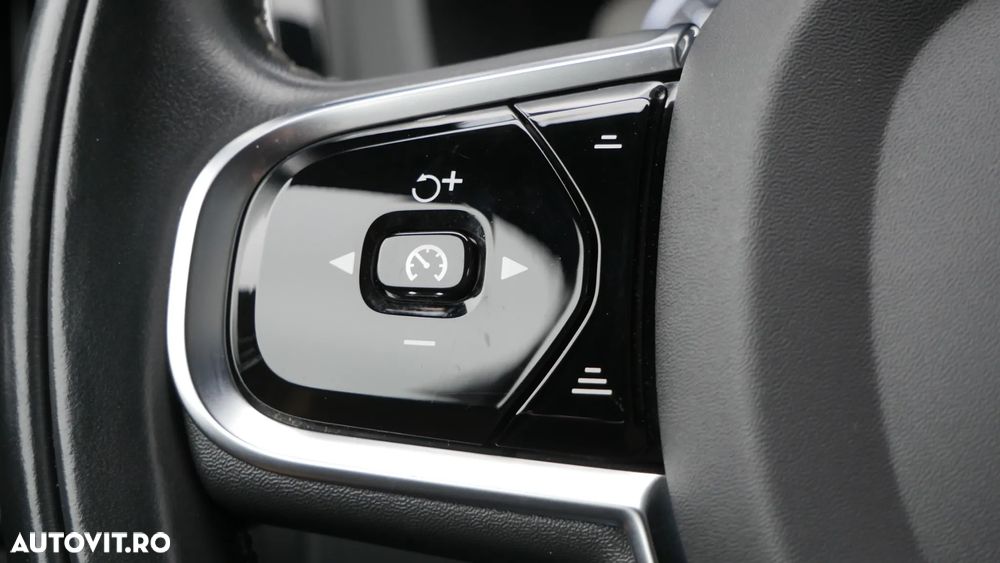 Volvo XC 60 B4 D AWD Geartronic Inscription - 33