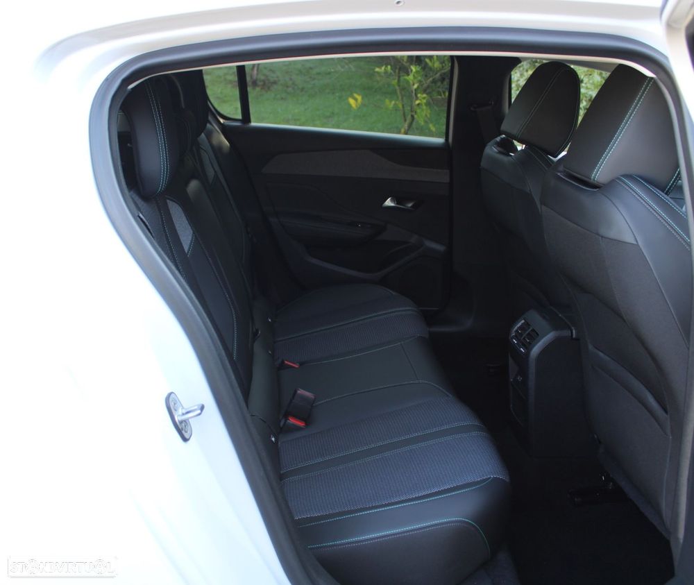Peugeot 308 1.6 Hybrid Allure Pack e-EAT8 - 42