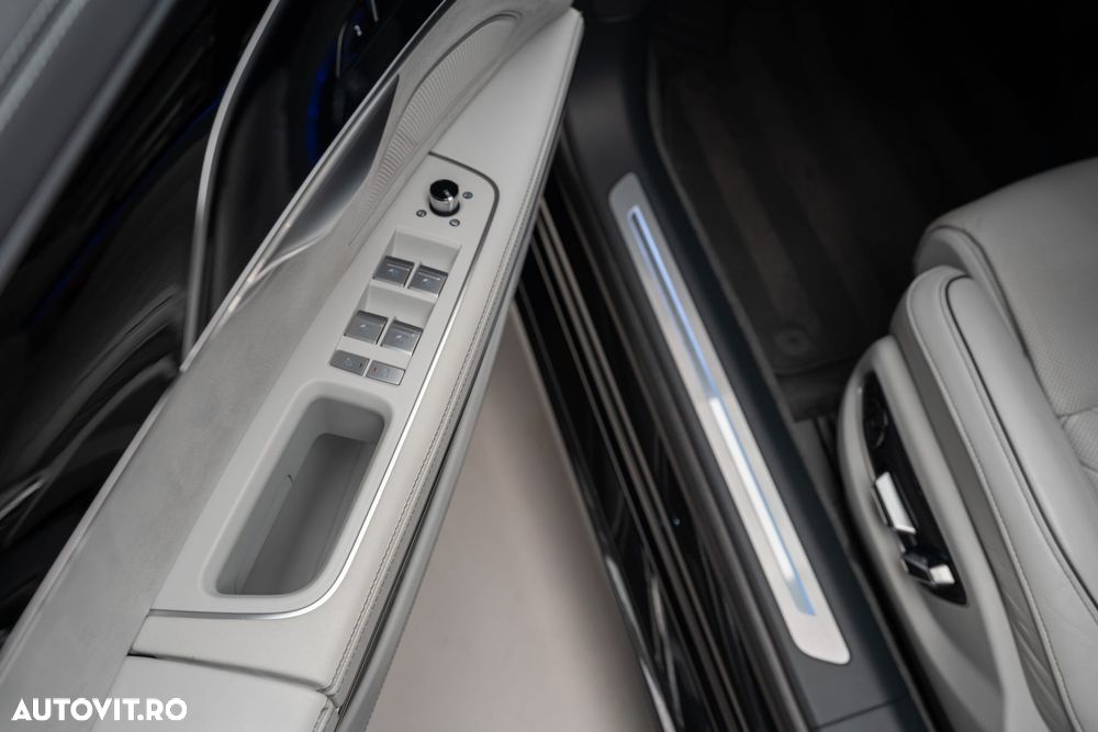 Audi A8 60 TFSI quattro Tiptronic MHEV - 4