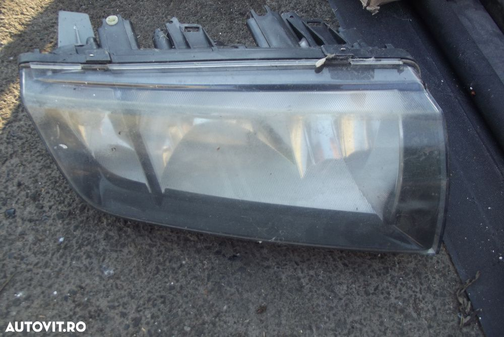 Far dreapta Skoda Fabia 2000-2006 dezmembrez skoda fabia 1.4 si 1.2 - 3