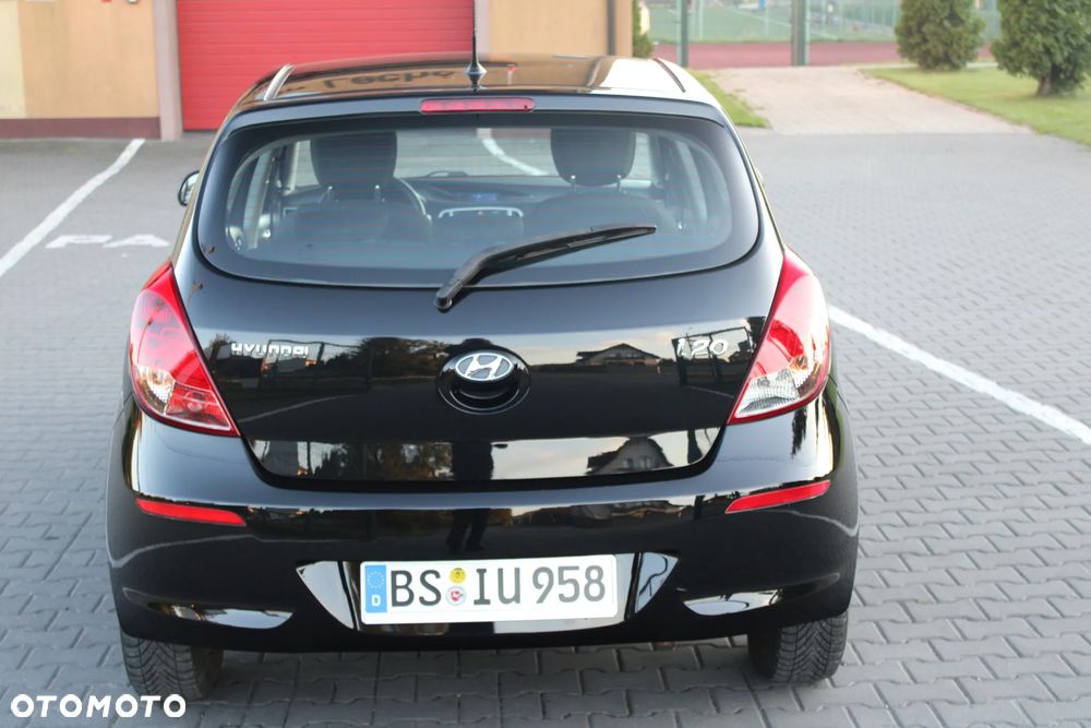 Hyundai i20 ver-1-4-150-jahre - 9