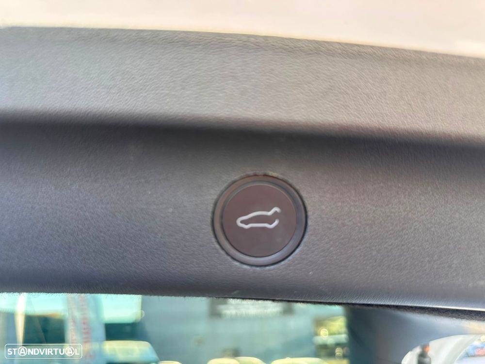 Tesla Model Y Performance Tração Integral - 25