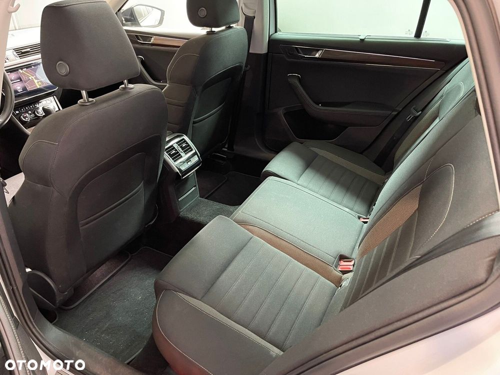 Skoda Superb 2.0 TDI SCR 4x4 Scout DSG - 11