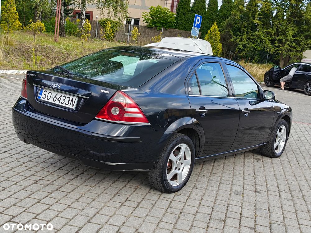 Ford Mondeo 2.0 TDCI Ghia - 13