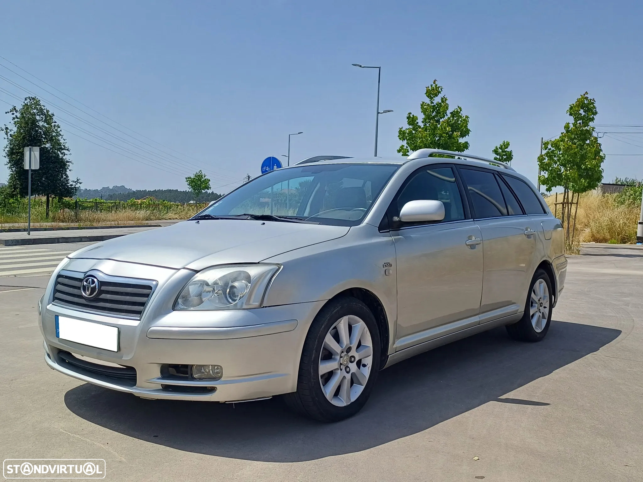 Toyota Avensis SW 2.0 D-4D Sol - 2