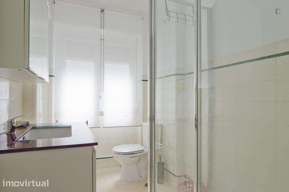 Quarto - localizado em Arroios Lisbon - Grande imagem: 2/9