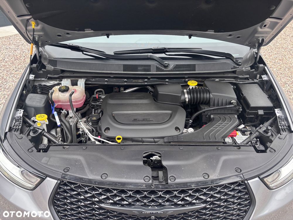 Chrysler Pacifica - 38
