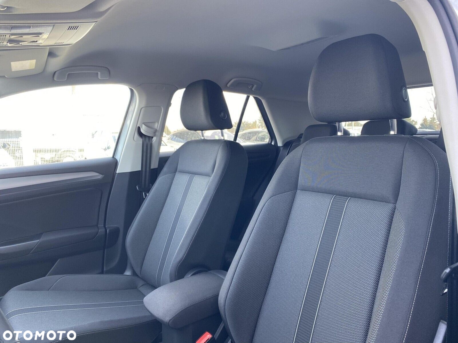 Volkswagen T-Roc - 11