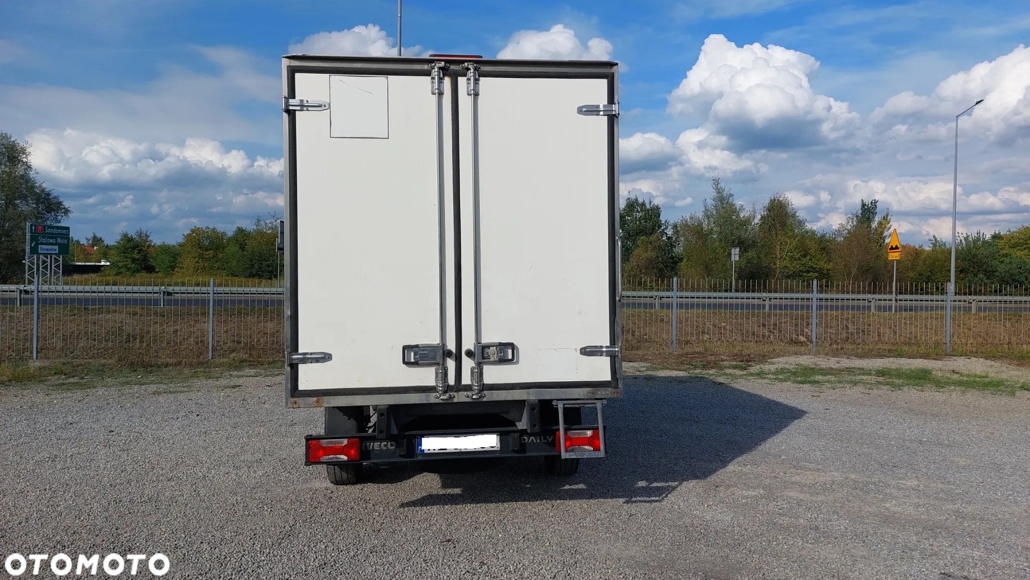 Iveco 35c13, chłodnia mroźniania carier, super stan, rama do zabudowy - 8