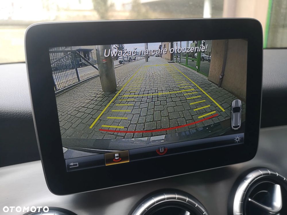 Mercedes-Benz CLA 180 7G-DCT AMG Line - 16