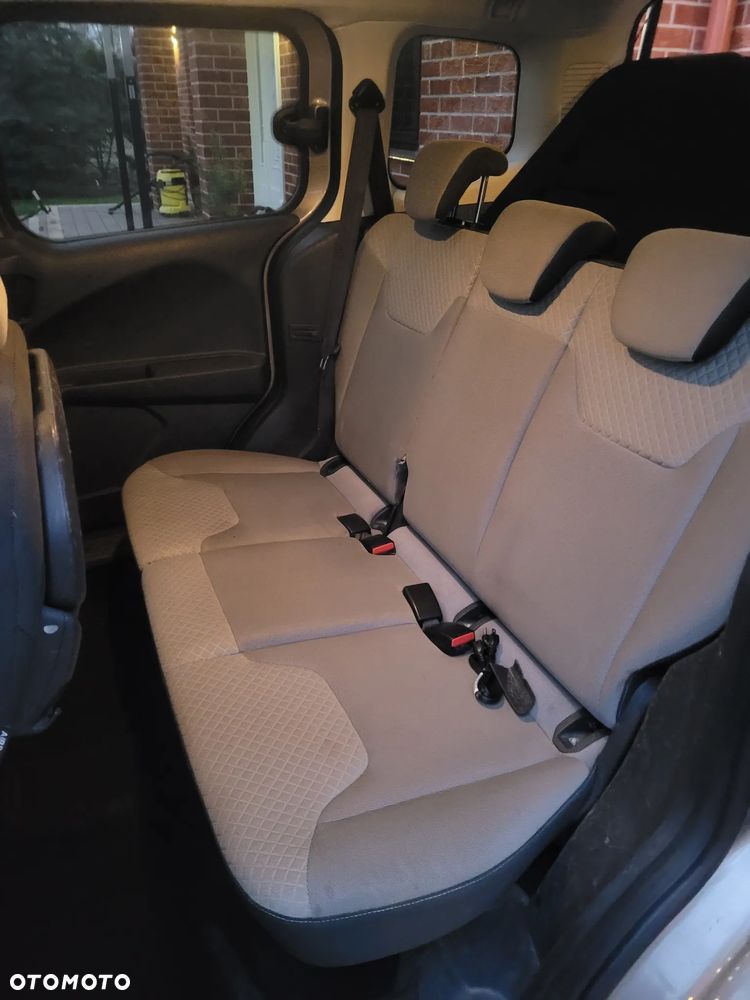 Ford Tourneo Courier 1.0 EcoBoost Titanium - 5