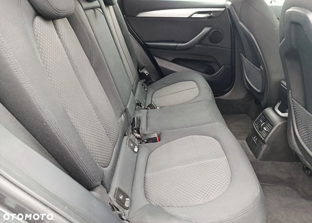 BMW X1 sDrive18i GPF Sport Line - 19