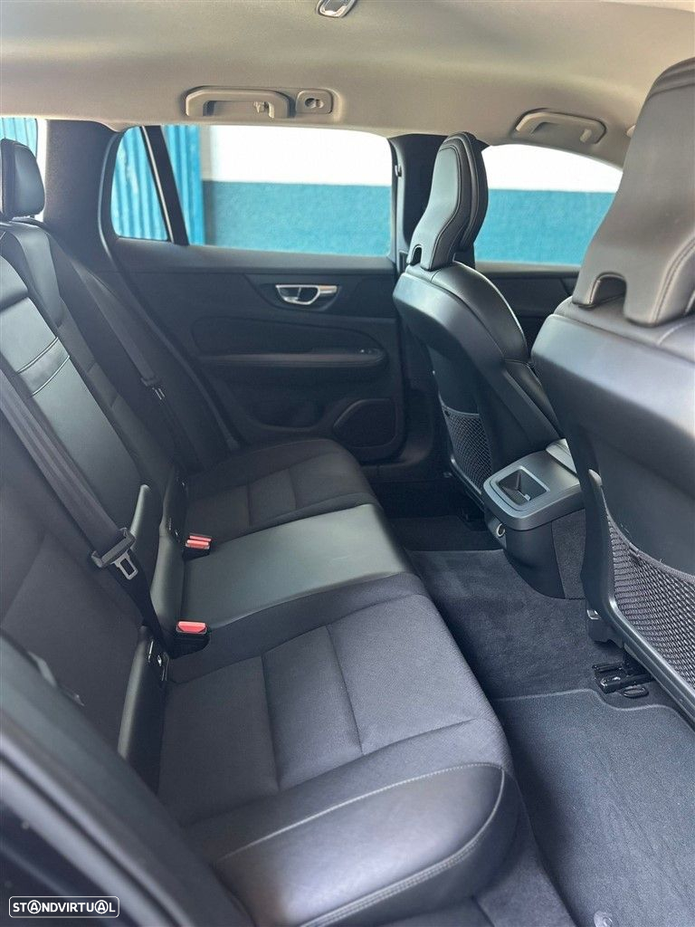 Volvo V60 2.0 D3 Momentum Geartronic - 16