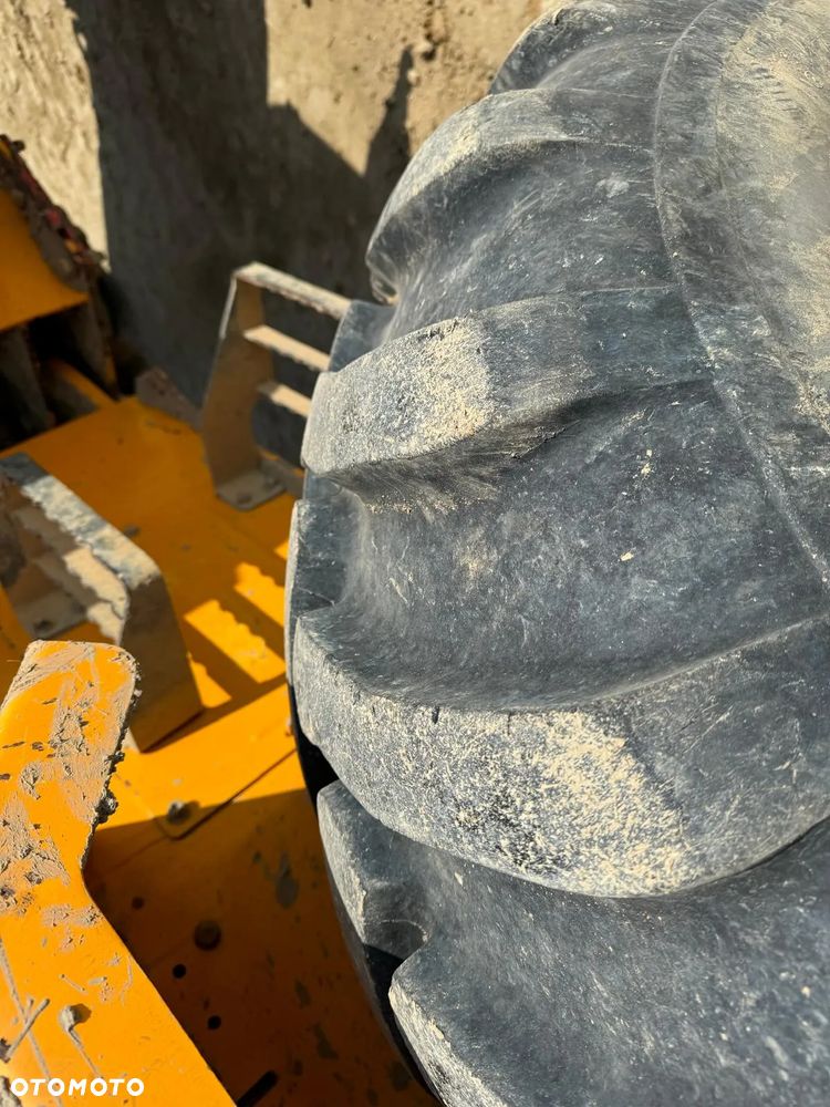 Thwaites MACH2090 - 5