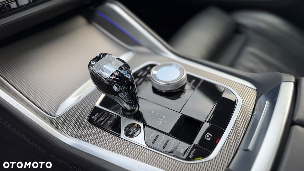 BMW X6 xDrive40d - 23