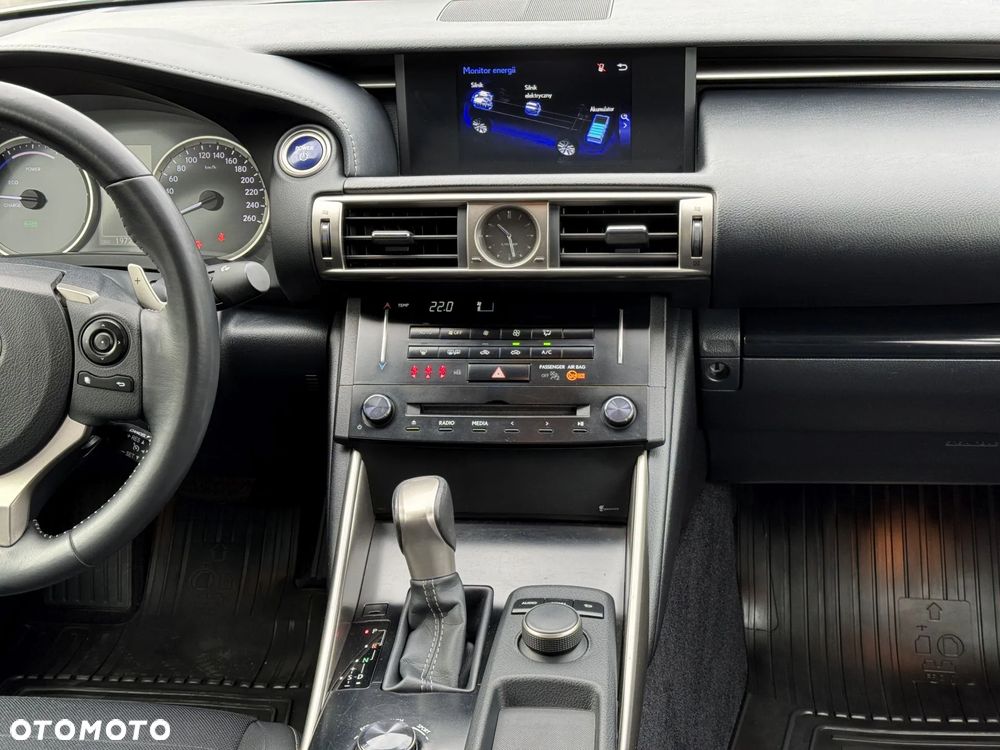 Lexus IS 300h Elite EU6 - 15