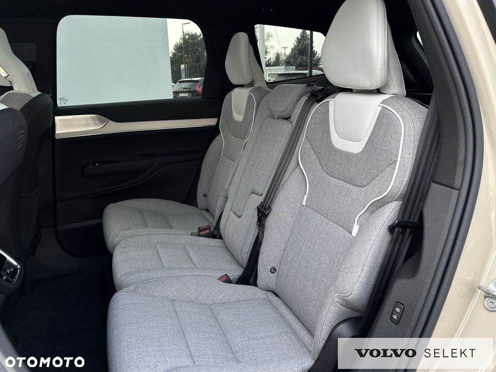 Volvo EX90 - 23