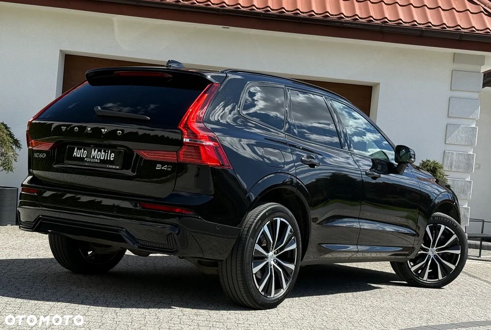 Volvo XC 60 B4 D AWD Plus Dark - 4