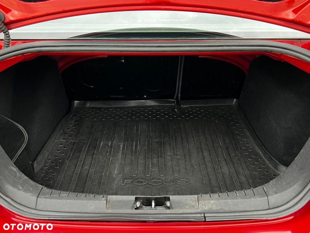 Ford Focus 1.6 Ambiente - 32
