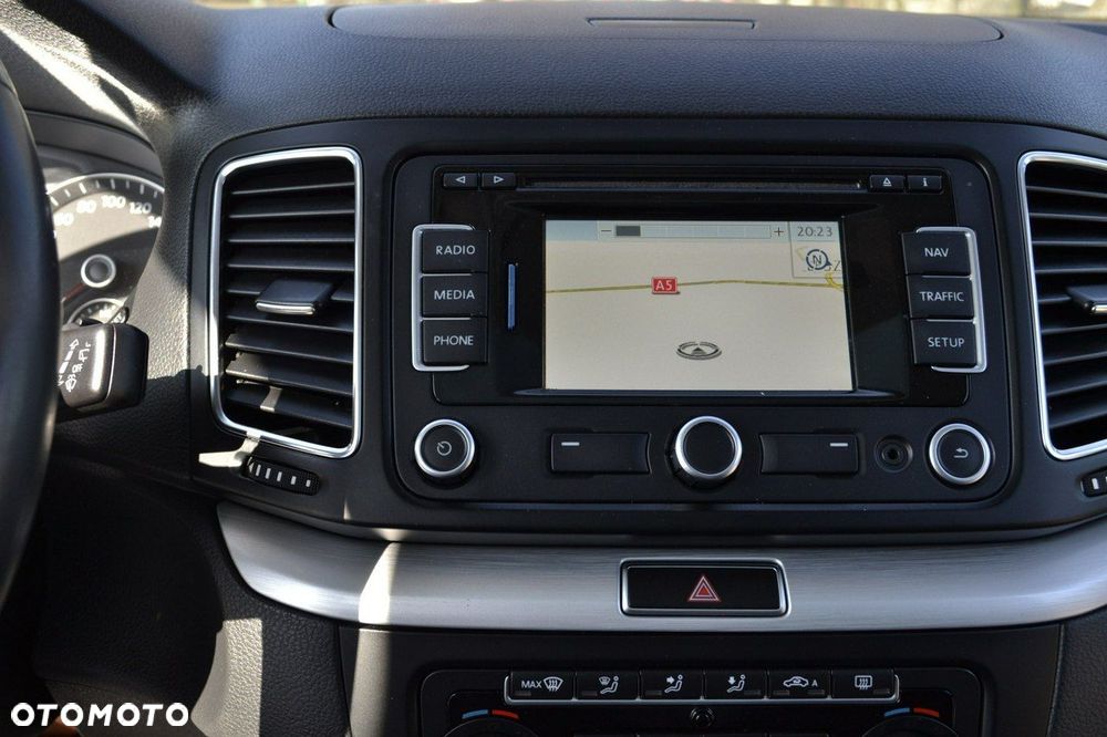 Volkswagen Sharan 2.0 TDI DSG BlueMotion Technology Highline - 17