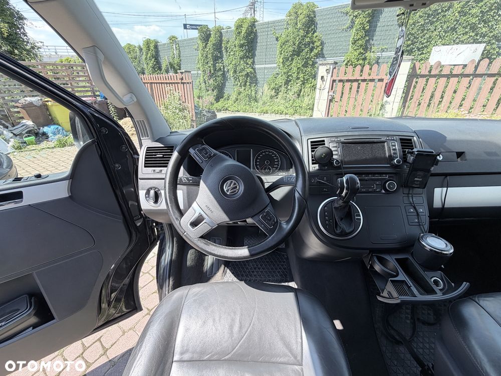 Volkswagen Multivan - 16