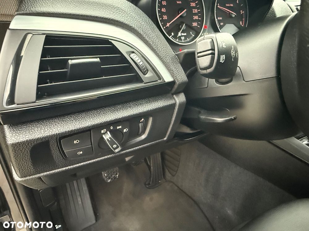 BMW Seria 1 120d xDrive - 20
