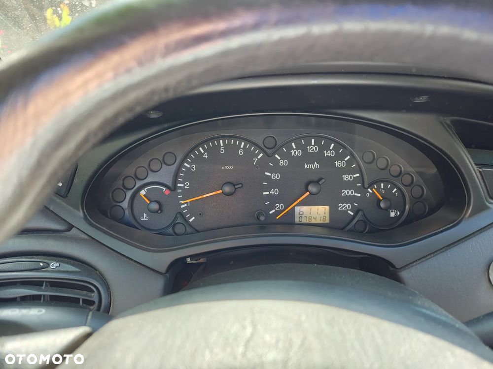 Ford Focus 1.6 Ambiente - 6