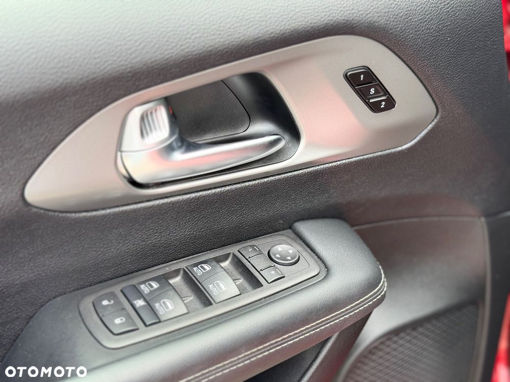Chrysler Pacifica - 16