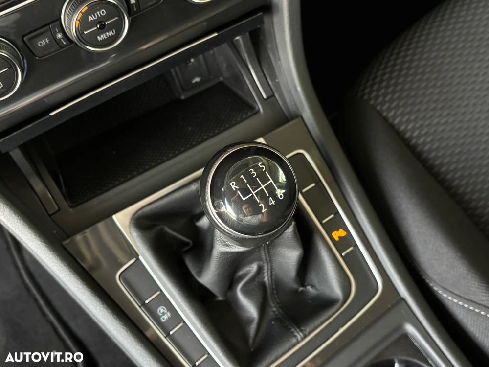 Volkswagen Golf 1.0 TSI Comfortline - 20