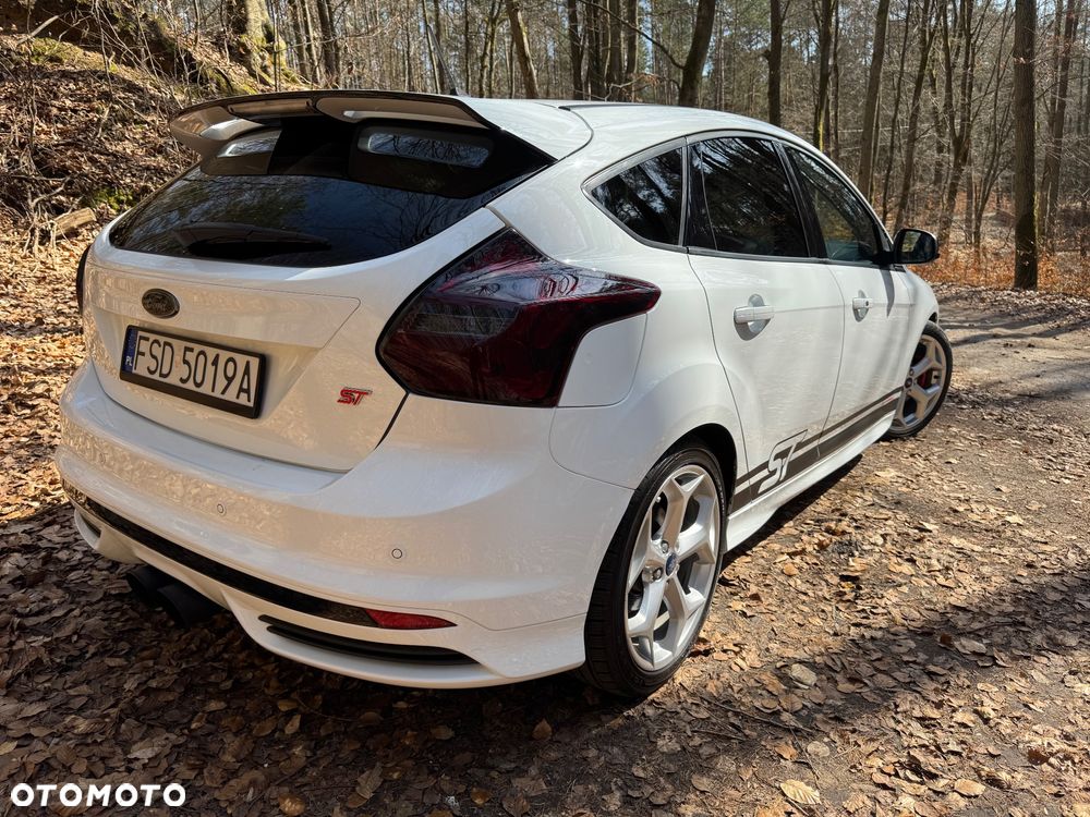 Ford Focus 2.0 EcoBoost ST mit Leder-Sport-Paket - 6