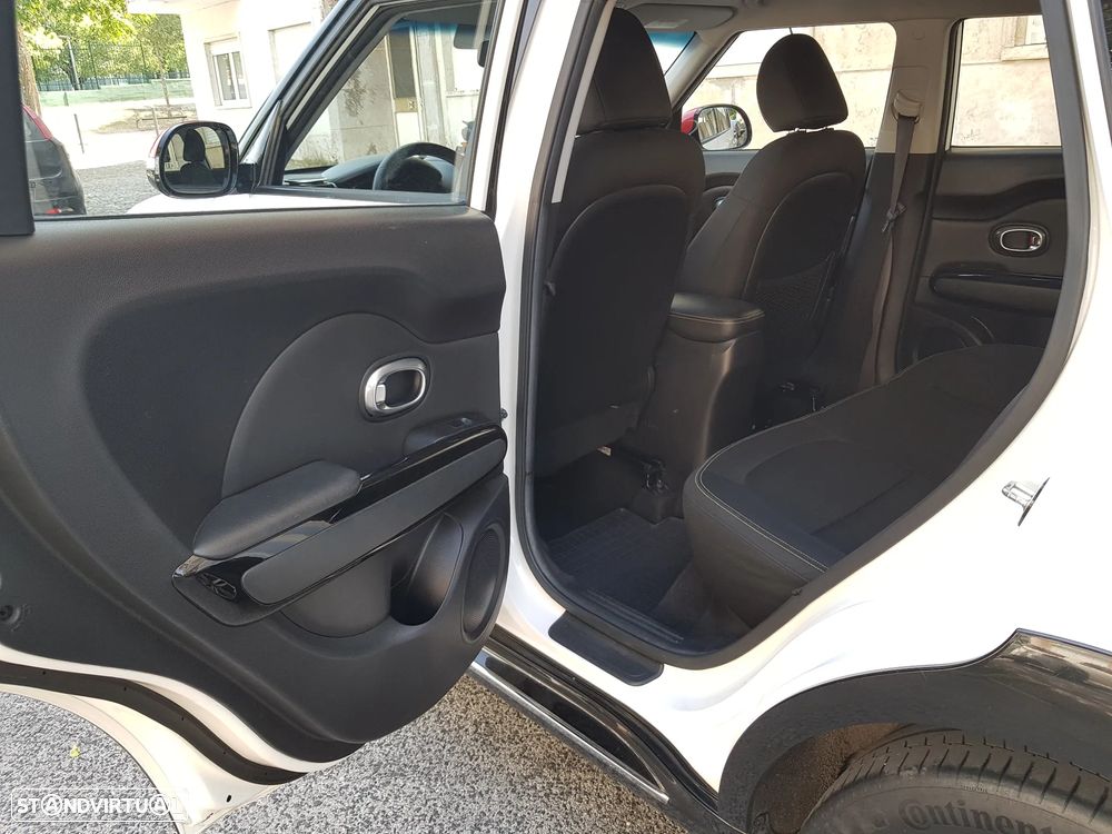 Kia Soul 1.6 CRDi TX - 33