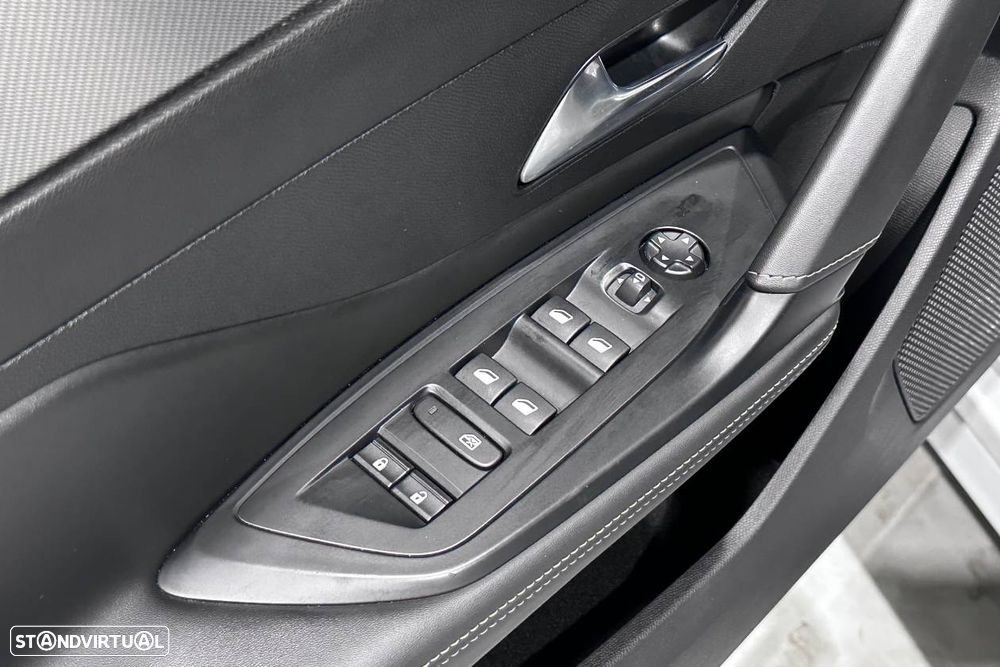 Peugeot 308 1.6 Hybrid GT e-EAT8 - 6