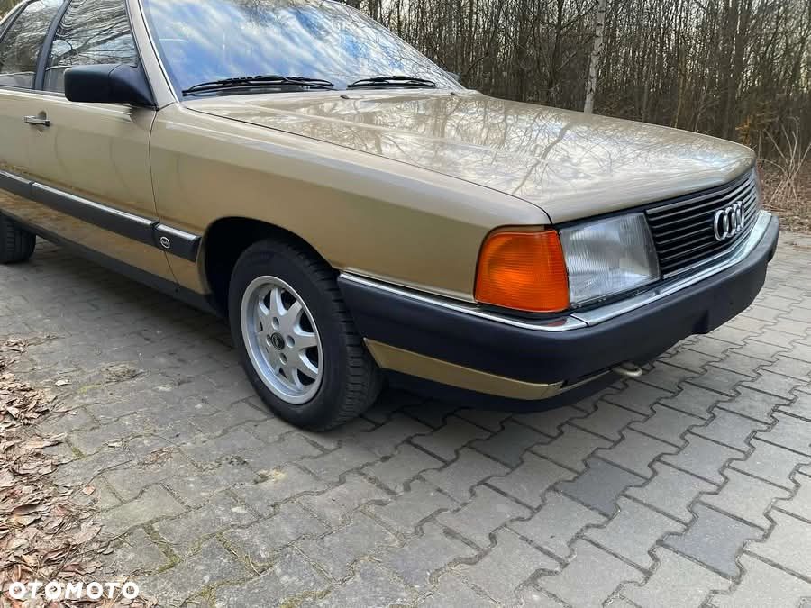 Audi 100 - 7