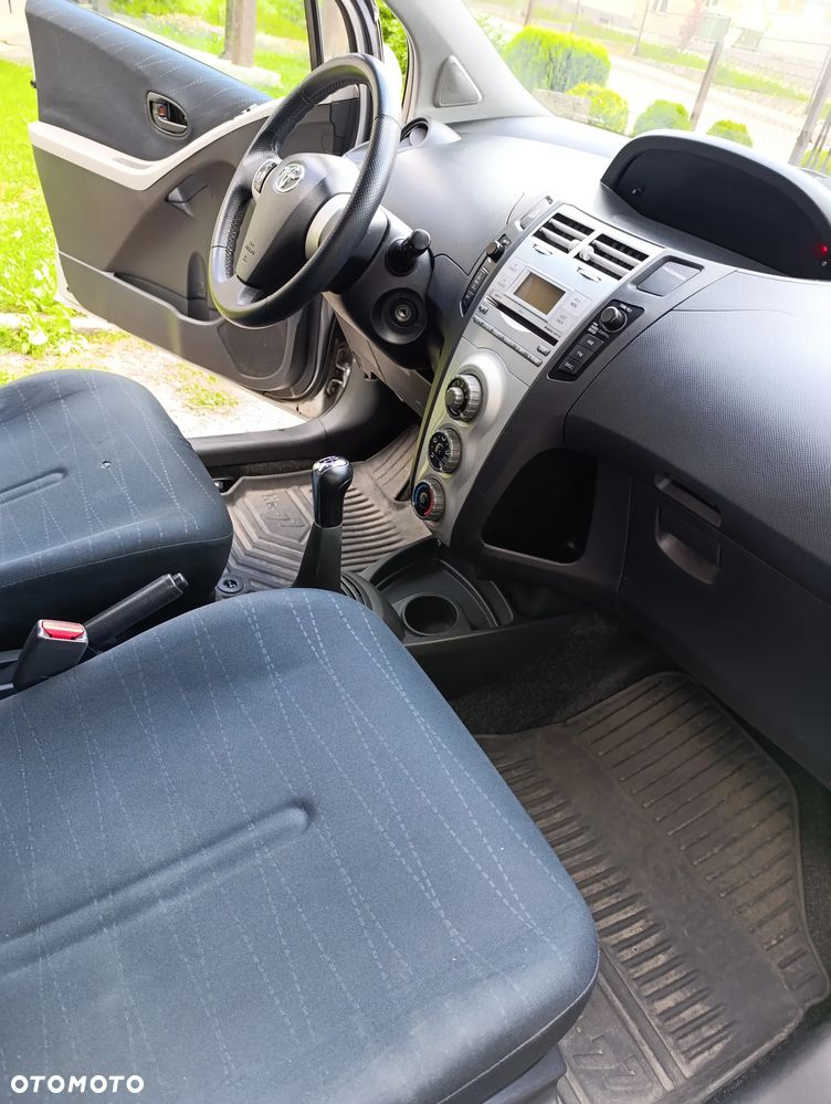 Toyota Yaris 1.3 Luna A/C - 9