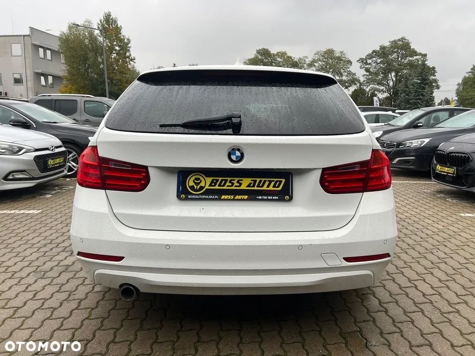 BMW Seria 3 318d Touring - 8