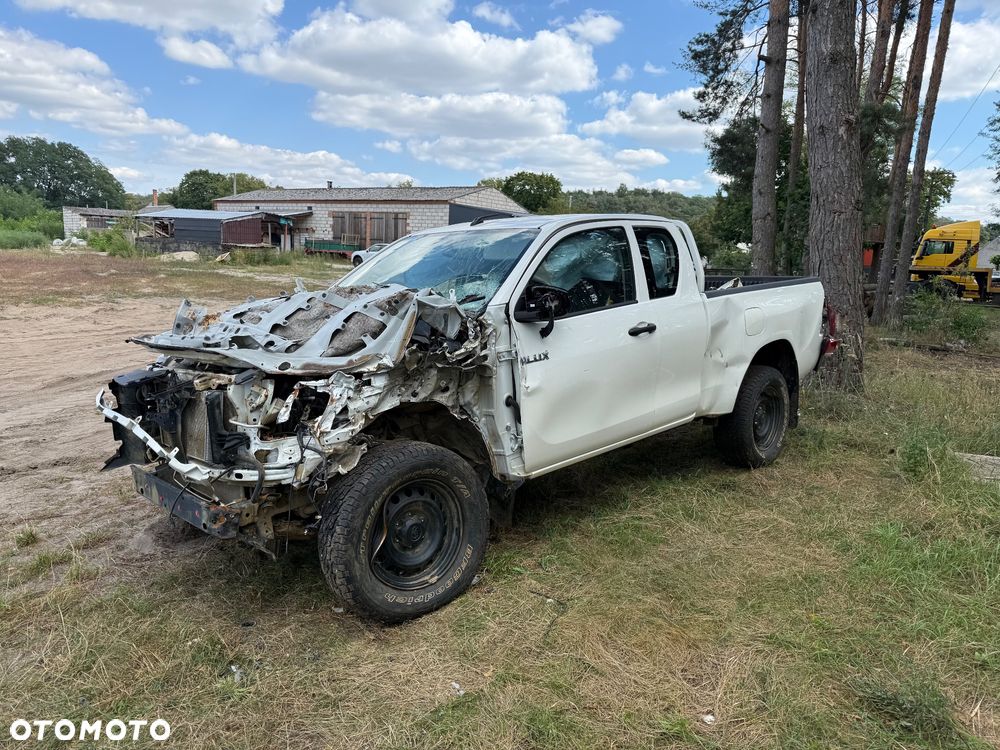 Toyota Hilux 2.4 D-4D Single Cab DLX 4x4 - 5