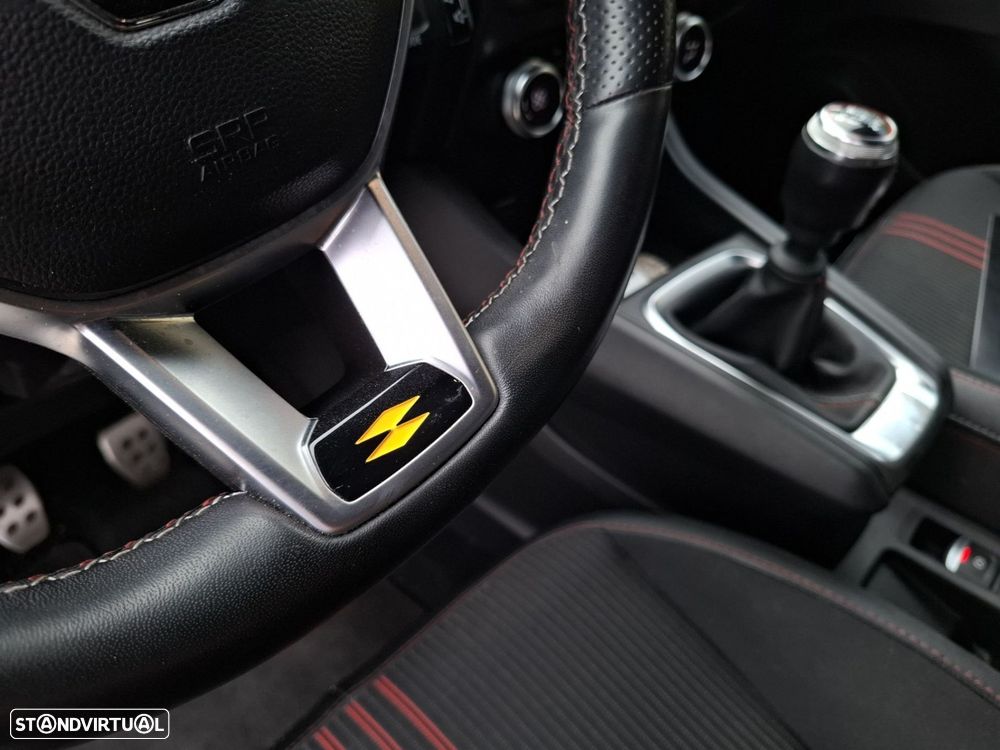 Renault Captur 1.0 TCe RS Line - 28