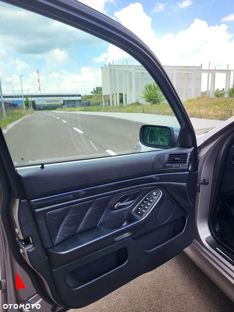 BMW Seria 5 - 16